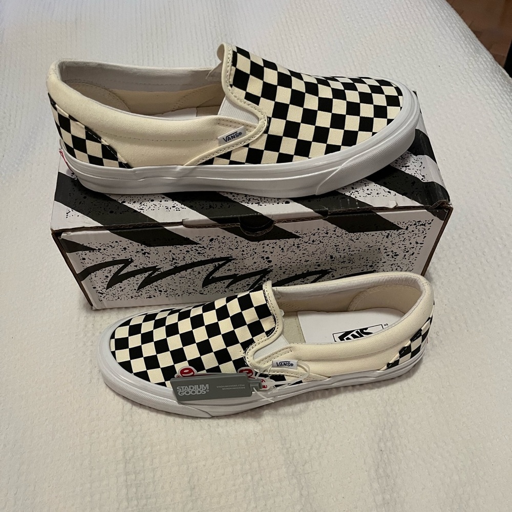 Men’s checkerboard slip on Vans